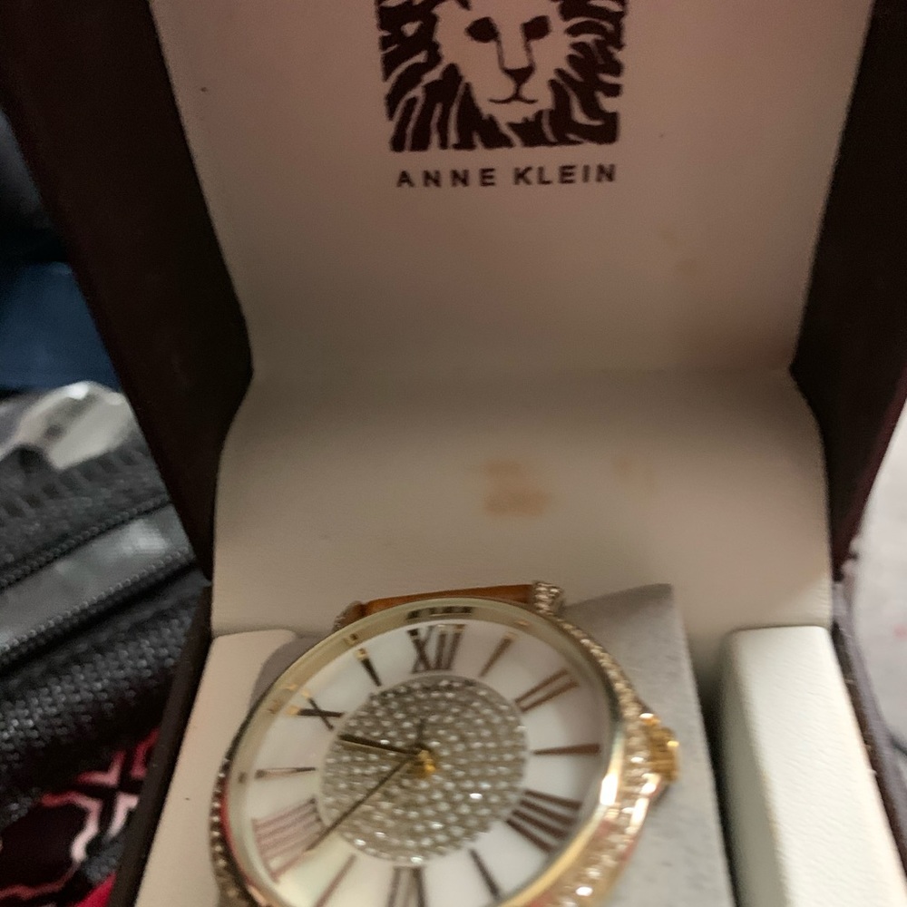 Watch - Picture 8 of 8